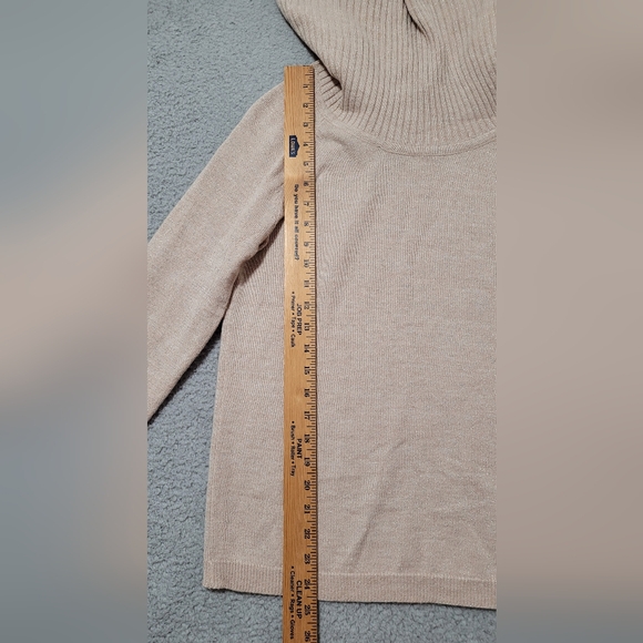 Covington Light Beige with Silver Long Sleeve Cowl Neck Sweater Medium - Picture 6 of 8